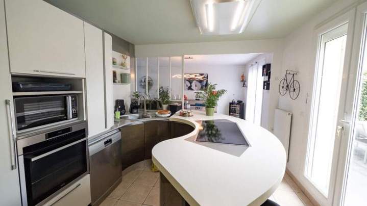 Rénovation complète de votre cuisine sur mesure.