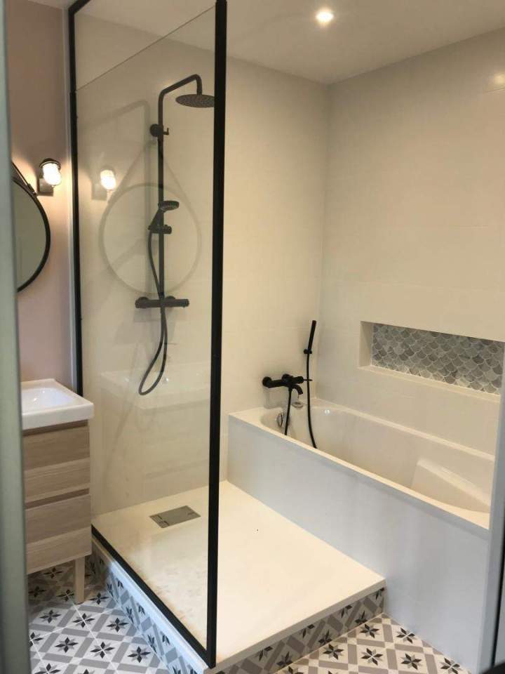 Petite salle de bains complète Saint-Michel-sur-Orge