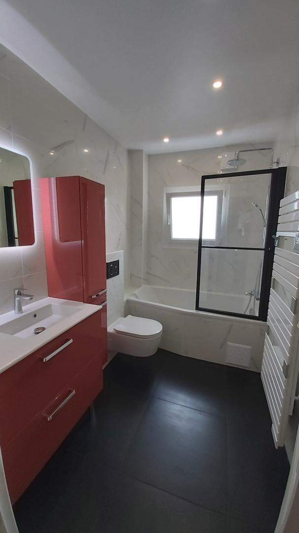 Salle de bains moderne Saint-Michel-sur-Orge