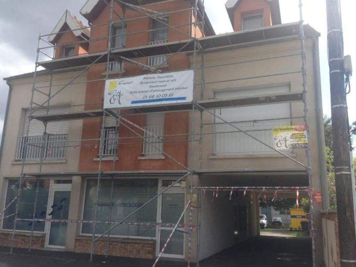 Ravalement de façade en cours Saint-Michel-sur-Orge