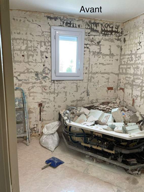 Salle de bains avant
